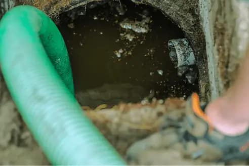 Professional Malabanan sipsip pozo negro service in Las Pinas